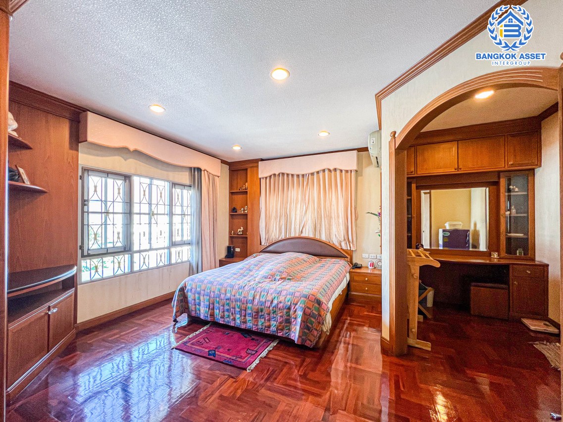 *****บ้านเดี่ยวมือสองนนทบุรี โครงการ เพอร์เฟคเพลส ไทรม้า เนื้อที่กว้างขวางถึง 60 ตร.ว. ฟังก์ชัน 3 ห้องนอน 4 ห้องน้ำ ที่จอดรถ 2 คัน ต่อเติมภายในสวย มีห้องน้ำในตัวทุกห้องนอน บนทำเลแห่งการเดินทาง ใกล้รถไฟฟ้าสายสีม่วง "สถานีบางรักน้อยท่าอิฐ" และทางด่วน "งามวงศ์วาน" จองเลย!