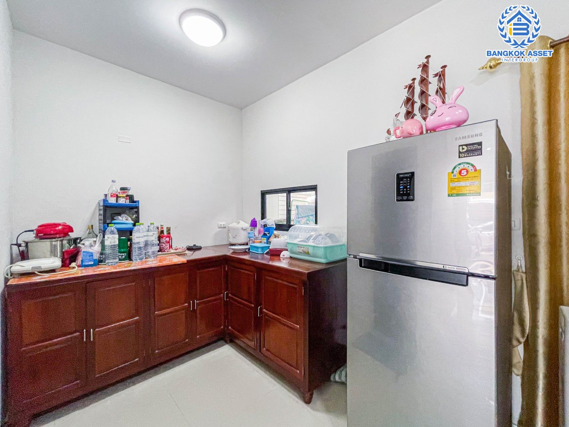 *****ทาวน์เฮ้าส์มือสอง โครงการ ธนาคลัสเตอร์ สถานีเซ็นทรัล-บางใหญ่ เนื้อที่ 22 ตร.ว. ฟังก์ชัน 3 ห้องนอน 3 ห้องน้ำ 2 ที่จอดรถ บ้านสวย มาพร้อมส่วนกลางโครงการครบครัน ใกล้ห้างสรรพสินค้าเซ็นทรัลเวสต์เกต ทำเลเดินทางง่าย เชื่อมต่อรถไฟฟ้าสายสีม่วง "สถานีคลองบางไผ่" และจุดขึ้นทางด่วน "กาญจนาภิเษก"