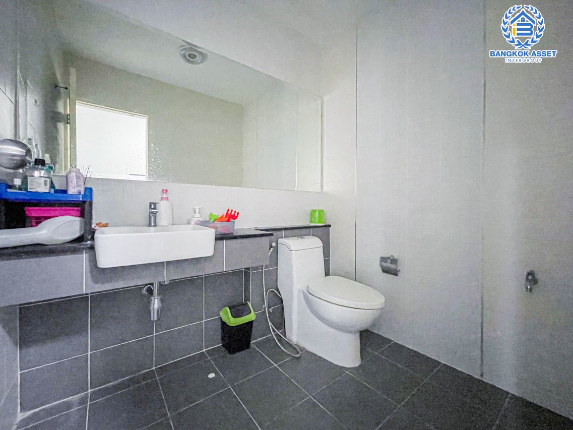 *****ทาวน์เฮ้าส์มือสอง โครงการ ธนาคลัสเตอร์ สถานีเซ็นทรัล-บางใหญ่ เนื้อที่ 22 ตร.ว. ฟังก์ชัน 3 ห้องนอน 3 ห้องน้ำ 2 ที่จอดรถ บ้านสวย มาพร้อมส่วนกลางโครงการครบครัน ใกล้ห้างสรรพสินค้าเซ็นทรัลเวสต์เกต ทำเลเดินทางง่าย เชื่อมต่อรถไฟฟ้าสายสีม่วง "สถานีคลองบางไผ่" และจุดขึ้นทางด่วน "กาญจนาภิเษก"