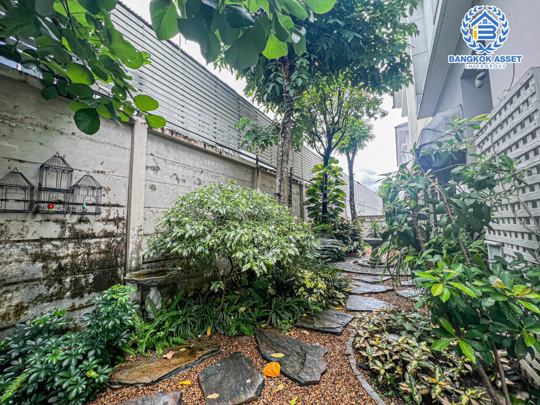 *****ทาวน์เฮ้าส์มือสองนนทบุรี โครงการ วิสต้า 180 รัชวิภา หลังมุม เนื้อที่ 40.2 ตร.ว ตกแต่งสวยงาม พร้อมเข้าอยู่ ฟังก์ชัน 3 ห้องนอน 3 ห้องน้ำ 2 ที่จอดรถ ของแถมเพียบ! จัดสวนด้านข้างร่มรื่น ทำเลเยี่ยม เข้า-ออกได้หลายทางทั้งถนนนครอินทร์, ถนนพิบูลสงคราม, ถนนกรุงเทพ-นนทบุรี ใกล้ทางด่วน "แยกประชานุกูล"