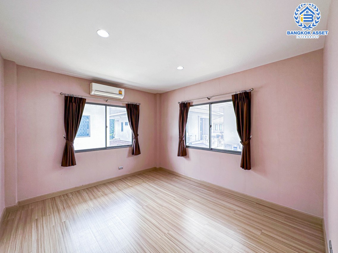 บ้านเดี่ยวมือสองนนทบุรี โครงการ เพอร์เฟคเพลส เฟส4 ราชพฤกษ์ #หลังมุม เนื้อที่กว้างเกือบ 60 ตร.ว. ฟังก์ชัน 3 ห้องนอน 3 ห้องน้ำ 2 ที่จอดรถ บ้านสวย พร้อมเข้าอยู่ หน้าบ้านไม่ติดใคร บนทำเลโซนเมือง เชื่อมต่อ ถ.ราชพฤกษ์, ถนนรัตนาธิเบศร์ ใกล้รถไฟฟ้าสายสีม่วง "สถานีไทรม้า" และทางด่วน