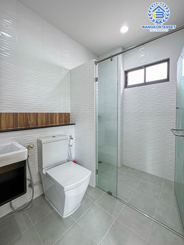 บ้านเดี่ยวมือสองนนทบุรี โครงการ เพอร์เฟคเพลส เฟส4 ราชพฤกษ์ #หลังมุม เนื้อที่กว้างเกือบ 60 ตร.ว. ฟังก์ชัน 3 ห้องนอน 3 ห้องน้ำ 2 ที่จอดรถ บ้านสวย พร้อมเข้าอยู่ หน้าบ้านไม่ติดใคร บนทำเลโซนเมือง เชื่อมต่อ ถ.ราชพฤกษ์, ถนนรัตนาธิเบศร์ ใกล้รถไฟฟ้าสายสีม่วง "สถานีไทรม้า" และทางด่วน