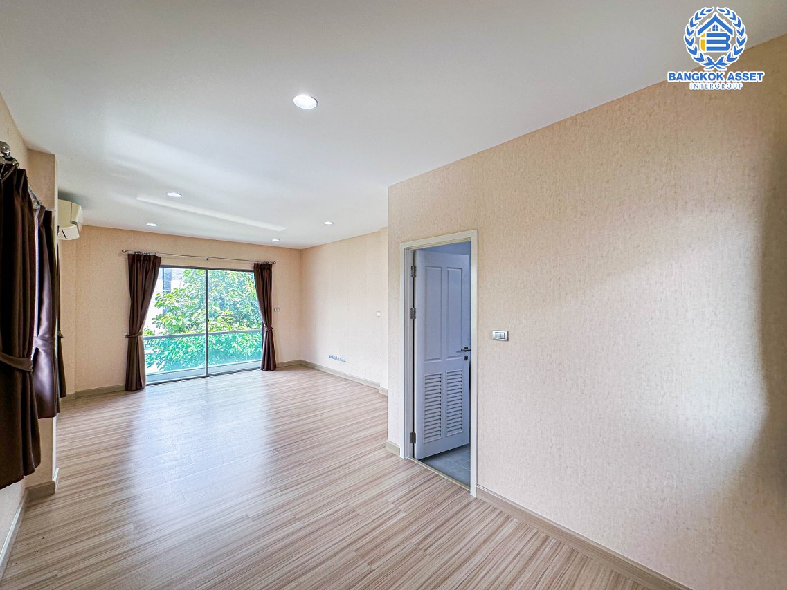 บ้านเดี่ยวมือสองนนทบุรี โครงการ เพอร์เฟคเพลส เฟส4 ราชพฤกษ์ #หลังมุม เนื้อที่กว้างเกือบ 60 ตร.ว. ฟังก์ชัน 3 ห้องนอน 3 ห้องน้ำ 2 ที่จอดรถ บ้านสวย พร้อมเข้าอยู่ หน้าบ้านไม่ติดใคร บนทำเลโซนเมือง เชื่อมต่อ ถ.ราชพฤกษ์, ถนนรัตนาธิเบศร์ ใกล้รถไฟฟ้าสายสีม่วง "สถานีไทรม้า" และทางด่วน