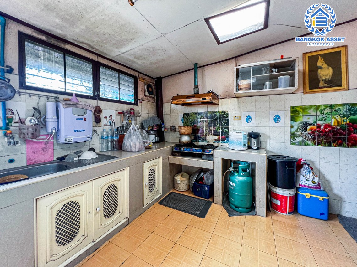 *****ทาวน์เฮ้าส์มือสองนนทบุรี โครงการ มนวดีพาร์ค วัดลาดปลาดุก เนื้อที่ 17.5 ตร.ว. ฟังก์ชัน 3 ห้องนอน 2 ห้องน้ำ สามารถจอดรถได้ 1 คัน บ้านสภาพดี แถมฟรี! 1 เครื่องปรับอากาศ บนทำเลเชื่อมต่อ ถนนกาญจนาภิเษก, ถนนรัตนาธิเบศร์ ใกล้รถไฟฟ้าสายสีม่วง "สถานีคลองบางไผ่" และทางด่วน "ศรีรัช" ห้ามพลาด!