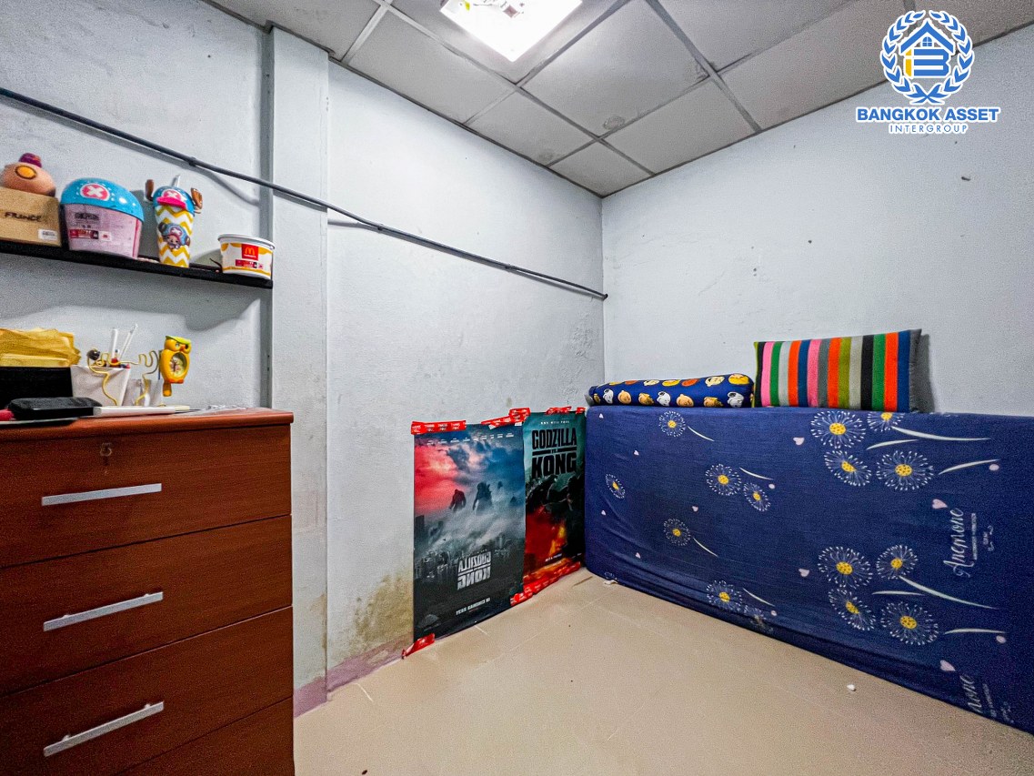 *****ทาวน์เฮ้าส์มือสองนนทบุรี โครงการ มนวดีพาร์ค วัดลาดปลาดุก เนื้อที่ 17.5 ตร.ว. ฟังก์ชัน 3 ห้องนอน 2 ห้องน้ำ สามารถจอดรถได้ 1 คัน บ้านสภาพดี แถมฟรี! 1 เครื่องปรับอากาศ บนทำเลเชื่อมต่อ ถนนกาญจนาภิเษก, ถนนรัตนาธิเบศร์ ใกล้รถไฟฟ้าสายสีม่วง "สถานีคลองบางไผ่" และทางด่วน "ศรีรัช" ห้ามพลาด!