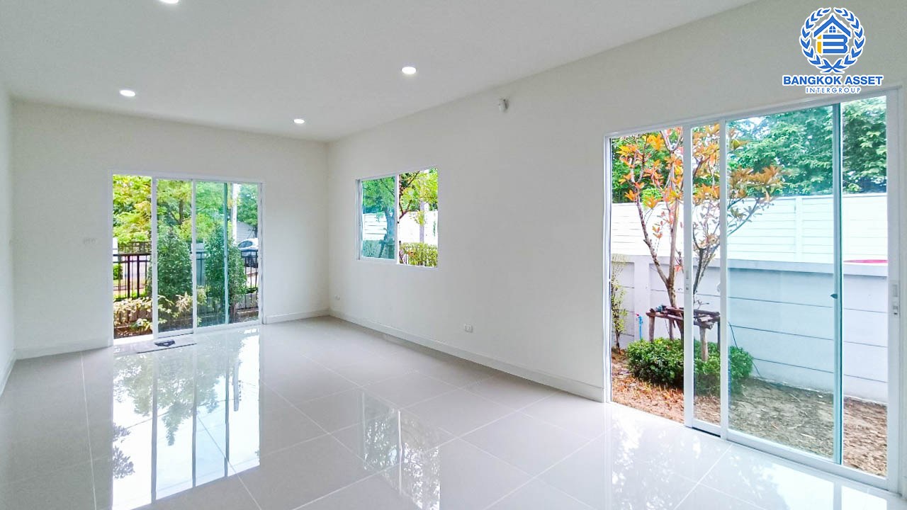 บ้านแฝดมือสอง นนทบุรี โครงการ เพอร์เฟคพาร์ค แจ้งวัฒนะ หลังมุม! เนื้อที่กว้าง 39.10 ตร.ว สภาพสวย เจ้าของเดิมไม่เคยเข้าอยู่ กับฟังก์ชัน 3 ห้องนอน 2 ห้องน้ำ 2 ที่จอดรถ ตั้งบนทำเลแห่งการเดินทาง เชื่อมต่อถนนชัยพฤกษ์, ถนนราชพฤกษ์, ถนนสะพานนนทบุรี-บางบัวทอง และจุดขึ้นทางด่วน "แจ้งวัฒนะ" จองเลย!