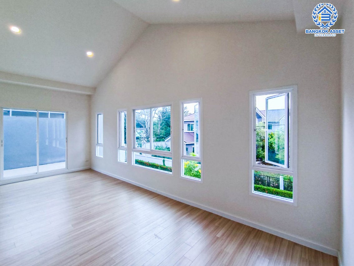 บ้านแฝดมือสอง นนทบุรี โครงการ เพอร์เฟคพาร์ค แจ้งวัฒนะ หลังมุม! เนื้อที่กว้าง 39.10 ตร.ว สภาพสวย เจ้าของเดิมไม่เคยเข้าอยู่ กับฟังก์ชัน 3 ห้องนอน 2 ห้องน้ำ 2 ที่จอดรถ ตั้งบนทำเลแห่งการเดินทาง เชื่อมต่อถนนชัยพฤกษ์, ถนนราชพฤกษ์, ถนนสะพานนนทบุรี-บางบัวทอง และจุดขึ้นทางด่วน "แจ้งวัฒนะ" จองเลย!