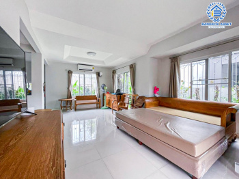 *****บ้านเดี่ยวมือสอง นนทบุรี หมู่บ้าน ชัยพฤกษ์ ปิ่นเกล้า-กาญจนาฯ เนื้อที่กว้างขวางกว่า 62.50  ตร.ว. ฟังก์ชัน 3 ห้องนอน 3 ห้องน้ำ จอดรถได้ 2 คัน บ้านสวย สภาพดี คุณภาพจากแบรนด์ LH ตั้งบนทำเลเดินทางสะดวก เชื่อมต่อถนนหลากหลายเส้นทาง ใกล้เซ็นทรัลเวสต์เกต ทางด่วน "กาญจนาภิเษก"  จองเลย!