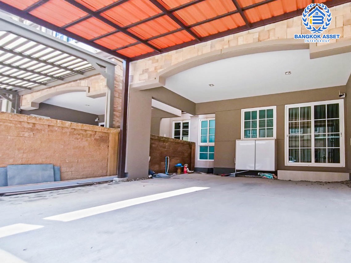 *****บ้านแฝดมือสอง โซนกรุงเทพฯ โครงการ โกลเด้นนีโอ บางแค หลังมุม! เนื้อที่กว้างกว่า 44 ตร.ว. ฟังก์ชัน 4 ห้องนอน 3 ห้องน้ำ จอดรถได้ 2 คัน  ฟรี! แอร์ 5 เครื่ีอง! ตั้งบนทำเลเดินทางสะดวก ติดถนนกาญจนาภิเษก เชื่อมต่อหลายเส้นทาง ใกล้รถไฟฟ้าสายสีน้ำเงิน "สถานีหลักสอง" และจุดขึ้นทางด่วน "กาญจนาภิเษก"