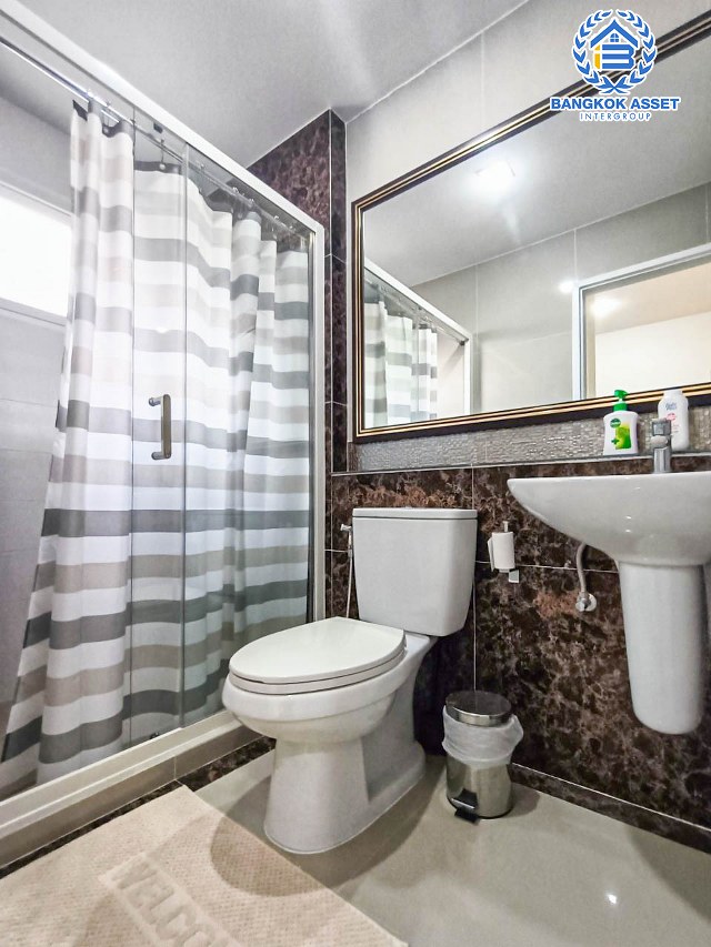 *****บ้านแฝดมือสอง โซนกรุงเทพฯ โครงการ โกลเด้นนีโอ บางแค หลังมุม! เนื้อที่กว้างกว่า 44 ตร.ว. ฟังก์ชัน 4 ห้องนอน 3 ห้องน้ำ จอดรถได้ 2 คัน  ฟรี! แอร์ 5 เครื่ีอง! ตั้งบนทำเลเดินทางสะดวก ติดถนนกาญจนาภิเษก เชื่อมต่อหลายเส้นทาง ใกล้รถไฟฟ้าสายสีน้ำเงิน "สถานีหลักสอง" และจุดขึ้นทางด่วน "กาญจนาภิเษก"