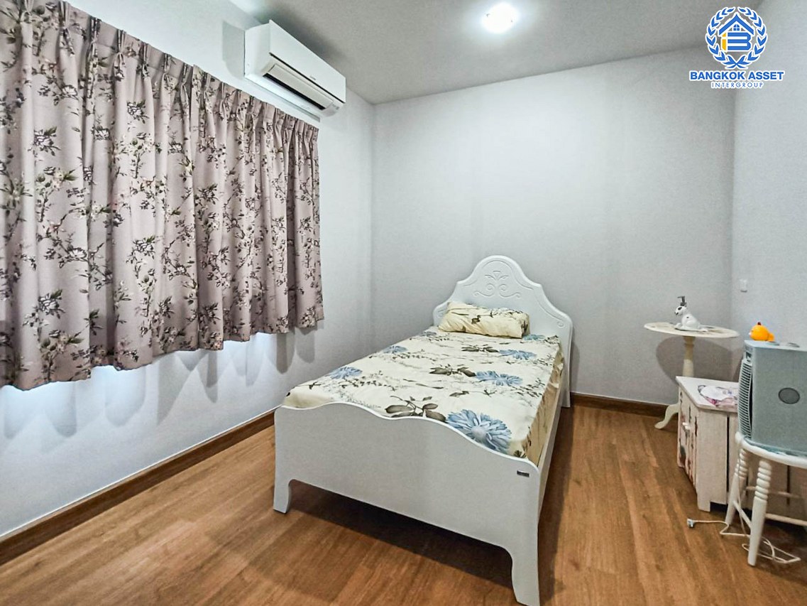 *****บ้านแฝดมือสอง โซนกรุงเทพฯ โครงการ โกลเด้นนีโอ บางแค หลังมุม! เนื้อที่กว้างกว่า 44 ตร.ว. ฟังก์ชัน 4 ห้องนอน 3 ห้องน้ำ จอดรถได้ 2 คัน  ฟรี! แอร์ 5 เครื่ีอง! ตั้งบนทำเลเดินทางสะดวก ติดถนนกาญจนาภิเษก เชื่อมต่อหลายเส้นทาง ใกล้รถไฟฟ้าสายสีน้ำเงิน "สถานีหลักสอง" และจุดขึ้นทางด่วน "กาญจนาภิเษก"