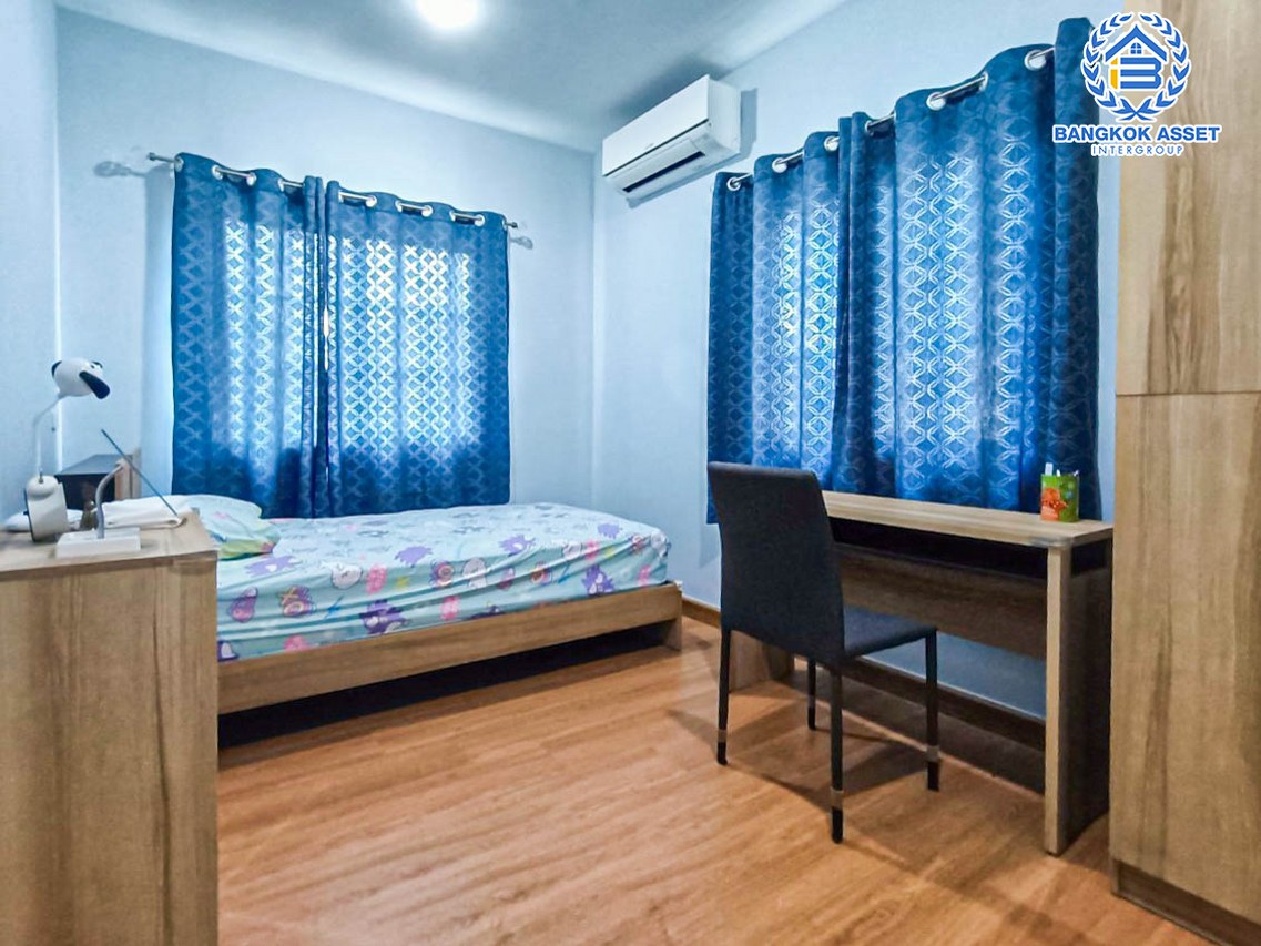 *****บ้านแฝดมือสอง โซนกรุงเทพฯ โครงการ โกลเด้นนีโอ บางแค หลังมุม! เนื้อที่กว้างกว่า 44 ตร.ว. ฟังก์ชัน 4 ห้องนอน 3 ห้องน้ำ จอดรถได้ 2 คัน  ฟรี! แอร์ 5 เครื่ีอง! ตั้งบนทำเลเดินทางสะดวก ติดถนนกาญจนาภิเษก เชื่อมต่อหลายเส้นทาง ใกล้รถไฟฟ้าสายสีน้ำเงิน "สถานีหลักสอง" และจุดขึ้นทางด่วน "กาญจนาภิเษก"