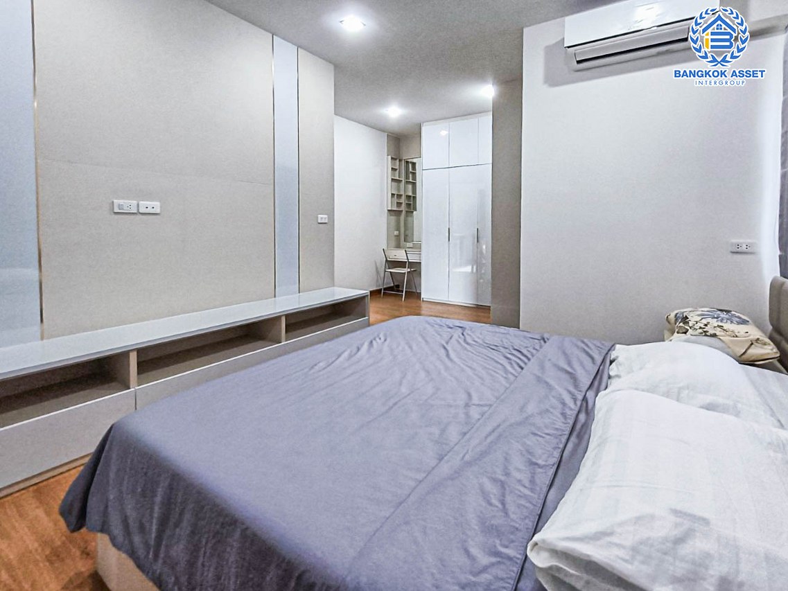 *****บ้านแฝดมือสอง โซนกรุงเทพฯ โครงการ โกลเด้นนีโอ บางแค หลังมุม! เนื้อที่กว้างกว่า 44 ตร.ว. ฟังก์ชัน 4 ห้องนอน 3 ห้องน้ำ จอดรถได้ 2 คัน  ฟรี! แอร์ 5 เครื่ีอง! ตั้งบนทำเลเดินทางสะดวก ติดถนนกาญจนาภิเษก เชื่อมต่อหลายเส้นทาง ใกล้รถไฟฟ้าสายสีน้ำเงิน "สถานีหลักสอง" และจุดขึ้นทางด่วน "กาญจนาภิเษก"