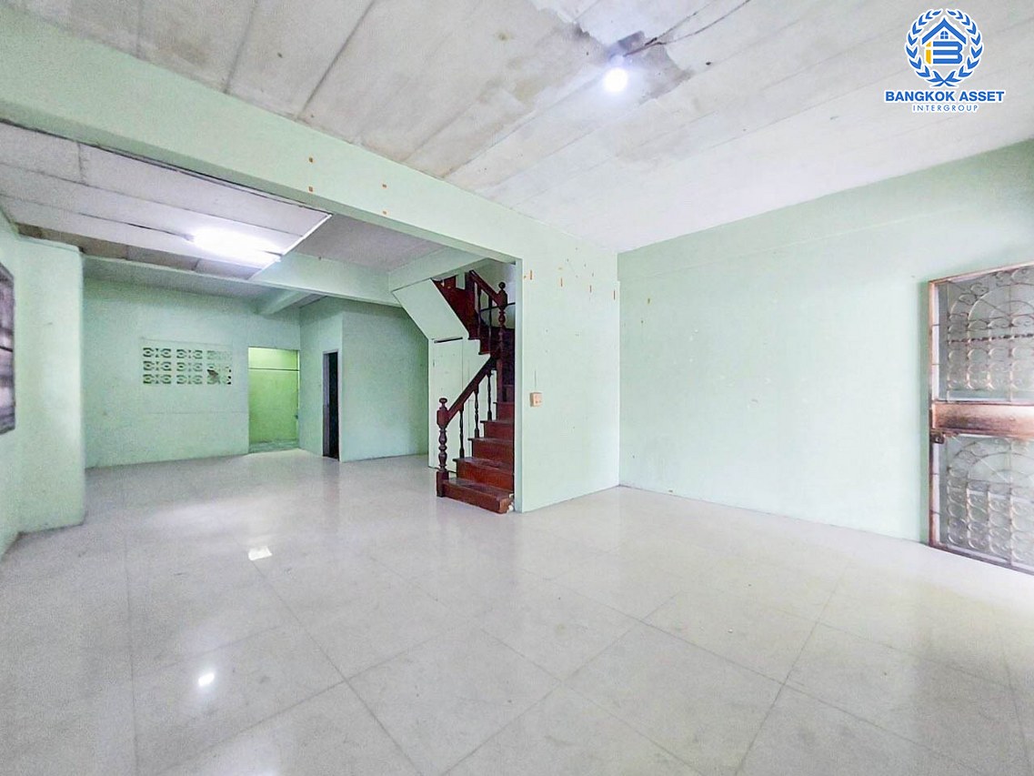 *****ทาวน์เฮ้าส์มือสอง นนทบุรี หมู่บ้านรัตนาธิเบศร์ กาญจนาภิเษก หลังมุม ภายในสภาพดี บนเนื้อที่ 21.10 ตร.ว. ฟังก์ชัน 2 ห้องนอน 2 ห้องน้ำ ซื้อไปตกแต่งใหม่ก็ถือว่าคุ้มมาก แถมฟรี! เครื่องปรับอากาศ 1 เครื่อง ตั้งบนทำเลแห่งการนเดินทาง ใกล้เซ็นทรัลเวสต์เกต และรถไฟฟ้าสาย MRT สายสีม่วง "สถานีบางใหญ่" จองเลย!