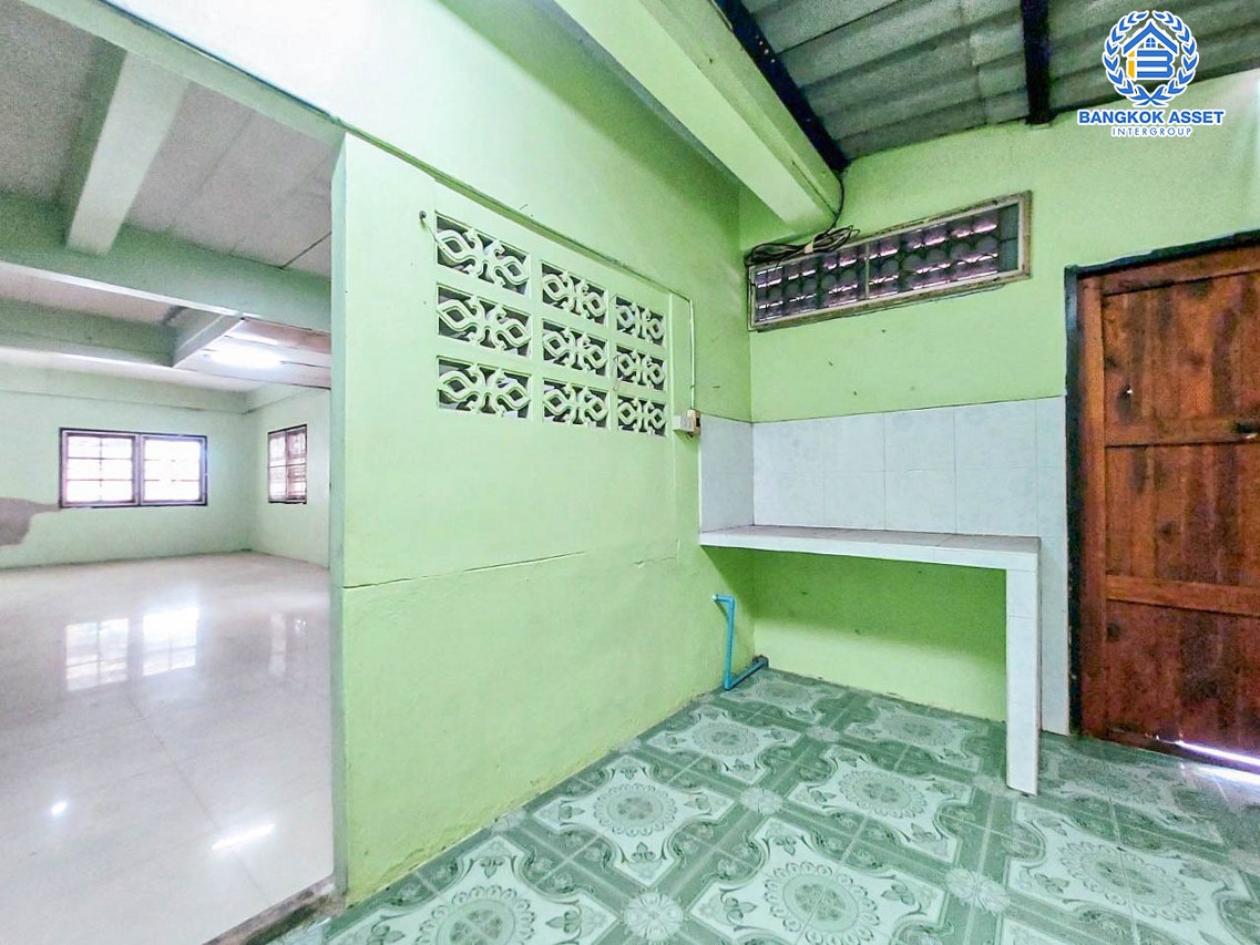 *****ทาวน์เฮ้าส์มือสอง นนทบุรี หมู่บ้านรัตนาธิเบศร์ กาญจนาภิเษก หลังมุม ภายในสภาพดี บนเนื้อที่ 21.10 ตร.ว. ฟังก์ชัน 2 ห้องนอน 2 ห้องน้ำ ซื้อไปตกแต่งใหม่ก็ถือว่าคุ้มมาก แถมฟรี! เครื่องปรับอากาศ 1 เครื่อง ตั้งบนทำเลแห่งการนเดินทาง ใกล้เซ็นทรัลเวสต์เกต และรถไฟฟ้าสาย MRT สายสีม่วง "สถานีบางใหญ่" จองเลย!