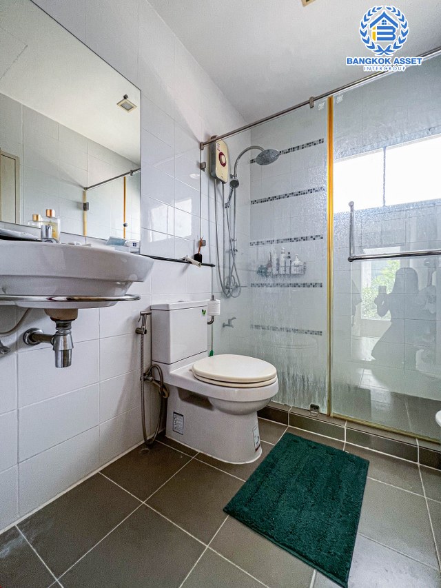 บ้านแฝดมือสองนนทบุรี โครงการ เพอร์เฟคพาร์ค พระราม5-บางใหญ่ #หลังมุม เนื้อที่กว้างเกือบ 37 ตร.ว. ฟังก์ชัน 3 ห้องนอน 2 ห้องน้ำ 1 ที่จอดรถ บ้านสภาพใหม่ 80-90% บนทำเลแห่งความสะดวกสบาย ใกล้รถไฟฟ้าสายสีม่วง "สถานีตลาดบางใหญ่" และจุดขึ้นทางด่วน "ศรีรัช" จองเลย!