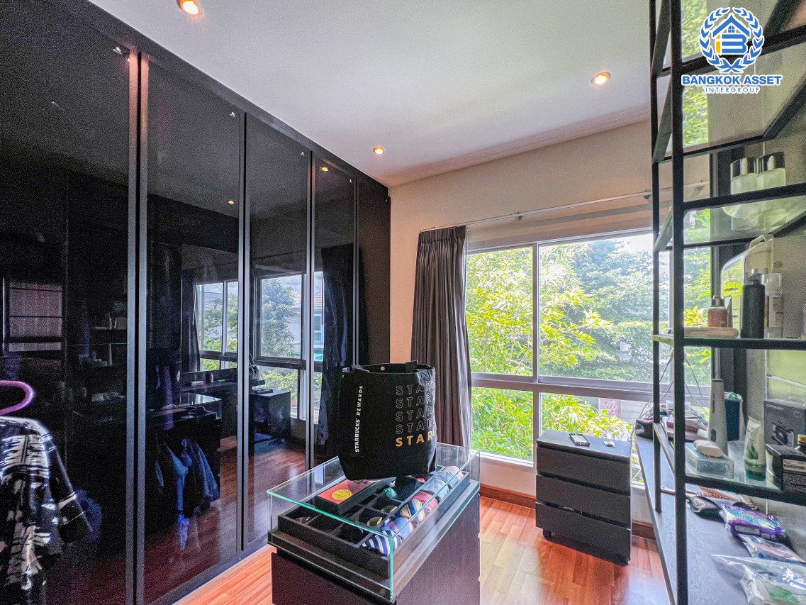 บ้านแฝดมือสองนนทบุรี โครงการ เพอร์เฟคพาร์ค พระราม5-บางใหญ่ #หลังมุม เนื้อที่กว้างเกือบ 37 ตร.ว. ฟังก์ชัน 3 ห้องนอน 2 ห้องน้ำ 1 ที่จอดรถ บ้านสภาพใหม่ 80-90% บนทำเลแห่งความสะดวกสบาย ใกล้รถไฟฟ้าสายสีม่วง "สถานีตลาดบางใหญ่" และจุดขึ้นทางด่วน "ศรีรัช" จองเลย!