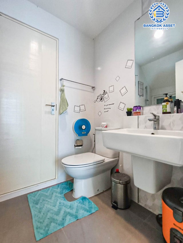 *****บ้านเดี่ยวมือสอง โครงการ วิลลาจจิโอ รังสิต-คลองสาม เนื้อที่ 55 ตร.ว. ฟังก์ชัน 3 ห้องนอน 3 ห้องน้ำ 2 ที่จอดรถ บ้านสวยพร้อมเข้าอยู่ เนื้อที่กว้างขวาง แถมฟรี! แอร์ และเครื่องดูดควัน บนทำเลที่ดี เข้า-ออกถนนหลายเส้นทาง ใกล้รถไฟฟ้าสายสีเขียว "สถานีคูคต" เชื่อมต่อดอนเมือง-โทลเวย์ จองเลย!