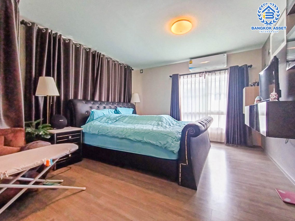 *****บ้านเดี่ยวมือสอง โครงการ วิลลาจจิโอ รังสิต-คลองสาม เนื้อที่ 55 ตร.ว. ฟังก์ชัน 3 ห้องนอน 3 ห้องน้ำ 2 ที่จอดรถ บ้านสวยพร้อมเข้าอยู่ เนื้อที่กว้างขวาง แถมฟรี! แอร์ และเครื่องดูดควัน บนทำเลที่ดี เข้า-ออกถนนหลายเส้นทาง ใกล้รถไฟฟ้าสายสีเขียว "สถานีคูคต" เชื่อมต่อดอนเมือง-โทลเวย์ จองเลย!