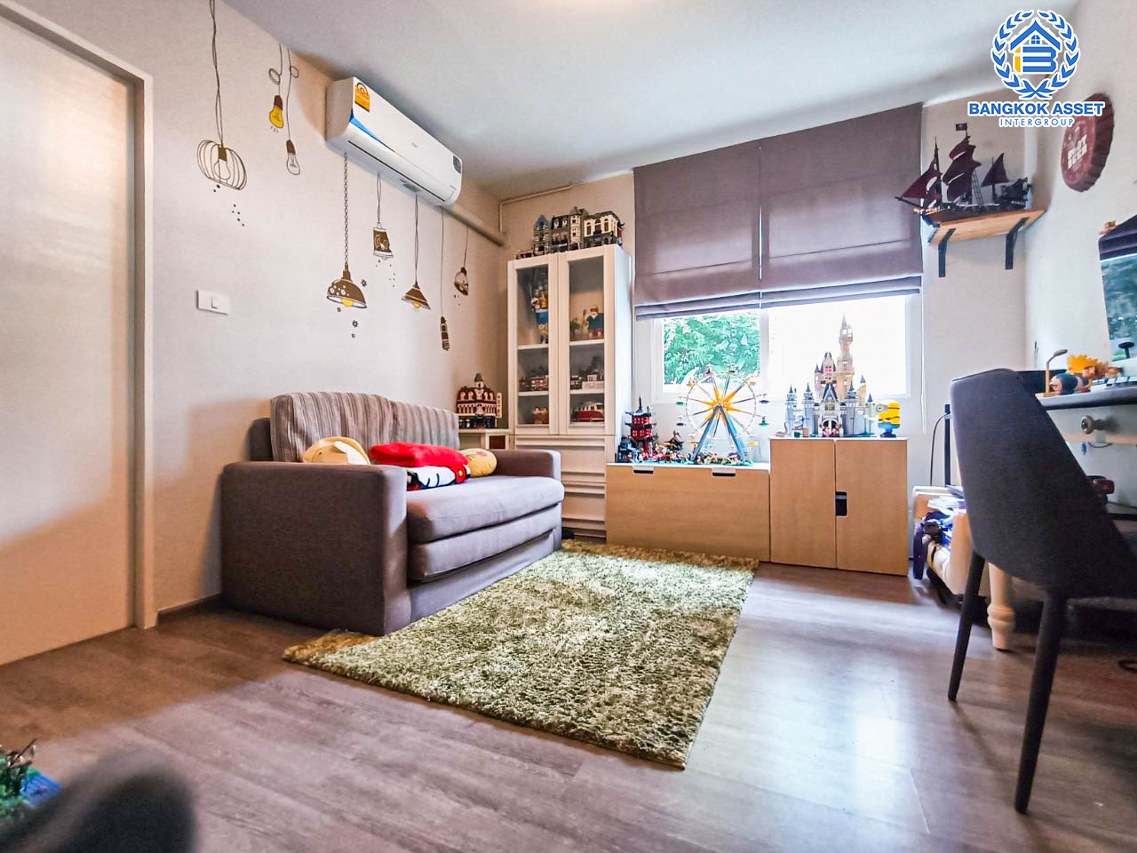 *****บ้านเดี่ยวมือสอง โครงการ วิลลาจจิโอ รังสิต-คลองสาม เนื้อที่ 55 ตร.ว. ฟังก์ชัน 3 ห้องนอน 3 ห้องน้ำ 2 ที่จอดรถ บ้านสวยพร้อมเข้าอยู่ เนื้อที่กว้างขวาง แถมฟรี! แอร์ และเครื่องดูดควัน บนทำเลที่ดี เข้า-ออกถนนหลายเส้นทาง ใกล้รถไฟฟ้าสายสีเขียว "สถานีคูคต" เชื่อมต่อดอนเมือง-โทลเวย์ จองเลย!