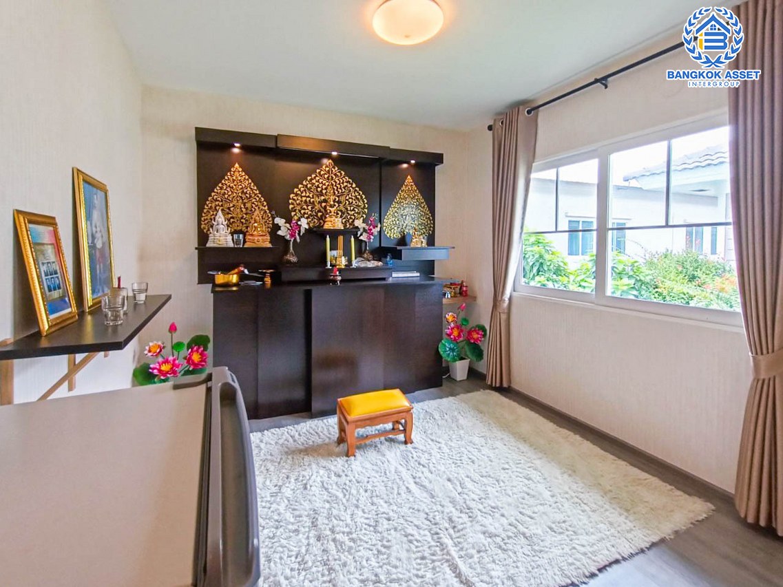 *****บ้านเดี่ยวมือสอง โครงการ วิลลาจจิโอ รังสิต-คลองสาม เนื้อที่ 55 ตร.ว. ฟังก์ชัน 3 ห้องนอน 3 ห้องน้ำ 2 ที่จอดรถ บ้านสวยพร้อมเข้าอยู่ เนื้อที่กว้างขวาง แถมฟรี! แอร์ และเครื่องดูดควัน บนทำเลที่ดี เข้า-ออกถนนหลายเส้นทาง ใกล้รถไฟฟ้าสายสีเขียว "สถานีคูคต" เชื่อมต่อดอนเมือง-โทลเวย์ จองเลย!