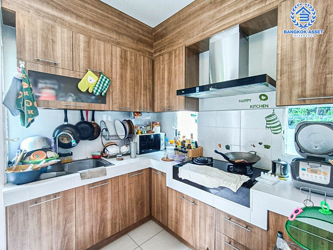 *****บ้านเดี่ยวมือสอง โครงการ วิลลาจจิโอ รังสิต-คลองสาม เนื้อที่ 55 ตร.ว. ฟังก์ชัน 3 ห้องนอน 3 ห้องน้ำ 2 ที่จอดรถ บ้านสวยพร้อมเข้าอยู่ เนื้อที่กว้างขวาง แถมฟรี! แอร์ และเครื่องดูดควัน บนทำเลที่ดี เข้า-ออกถนนหลายเส้นทาง ใกล้รถไฟฟ้าสายสีเขียว "สถานีคูคต" เชื่อมต่อดอนเมือง-โทลเวย์ จองเลย!