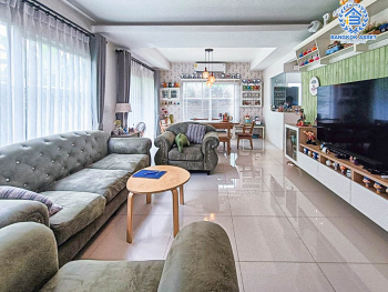 *****บ้านเดี่ยวมือสอง โครงการ วิลลาจจิโอ รังสิต-คลองสาม เนื้อที่ 55 ตร.ว. ฟังก์ชัน 3 ห้องนอน 3 ห้องน้ำ 2 ที่จอดรถ บ้านสวยพร้อมเข้าอยู่ เนื้อที่กว้างขวาง แถมฟรี! แอร์ และเครื่องดูดควัน บนทำเลที่ดี เข้า-ออกถนนหลายเส้นทาง ใกล้รถไฟฟ้าสายสีเขียว "สถานีคูคต" เชื่อมต่อดอนเมือง-โทลเวย์ จองเลย!