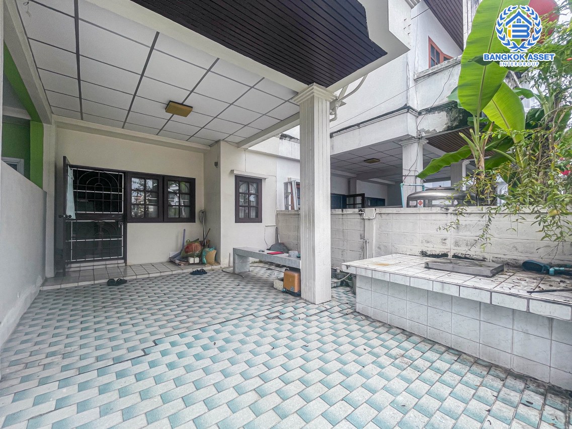 ทาวน์โฮมมือสองกรุงเทพมหานคร โครงการ พิบูลย์ บางซื่อ เนื้อที่เยอะถึง 20 ตร.ว. ฟังก์ชัน 4 ห้องนอน 3 ห้องน้ำ 1 ที่จอดรถ บ้านสวยพร้อมเข้าอยู่ บนทำเลติดถนนพิบูลย์สงคราม เดินทางสะดวก ใกล้รถไฟฟ้าสายสีม่วง "สถานีแยกติวานนท์" และทางด่วน "ศรีรัช"