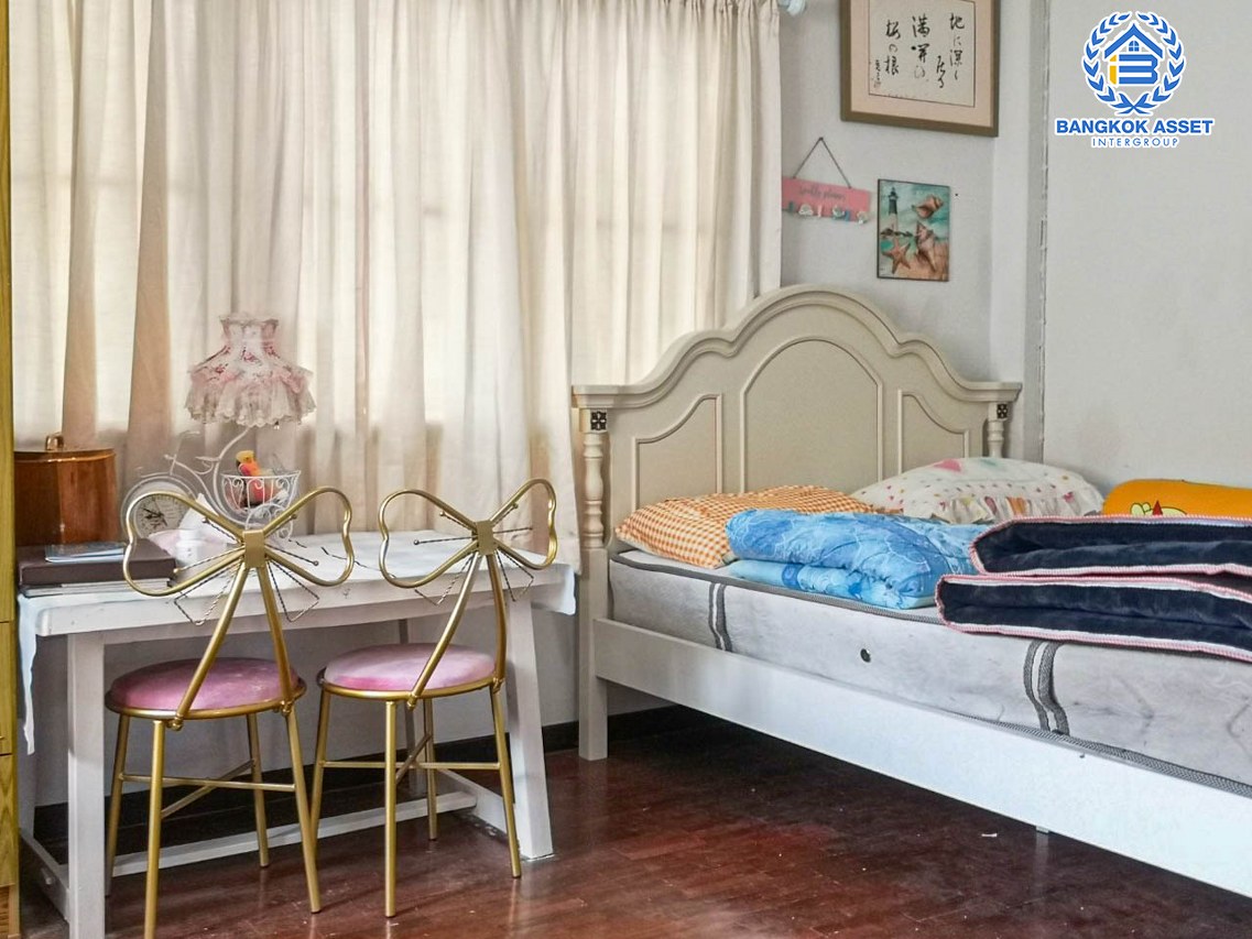 *****บ้านเดี่ยวมือสองปทุมธานี โครงการ มัฆวานรังสรรค์ รังสิต-นครนายก เนื้อที่กว้างขวางถึง 70 ตร.ว. ฟังก์ชัน 4 ห้องนอน 3 ห้องน้ำ 2 ที่จอดรถ บรรยากาศร่มรื่น บ้านพร้อมอยู่ พร้อมของแถมเพียบ! บนทำเลเดินทาง 30 นาทีถึงน้ำตก-นครนายก ใกล้จุดขึ้นทางด่วน