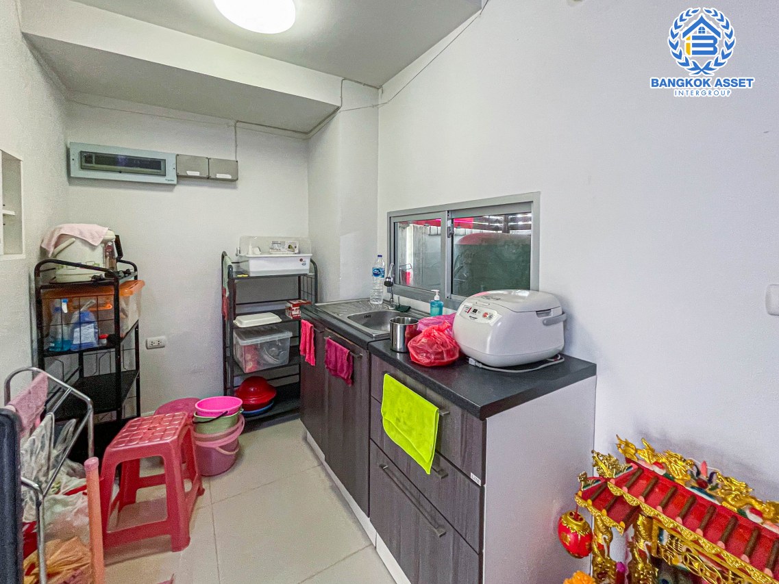 *****ทาวน์โฮมมือสองกรุงเทพมหานคร โครงการ ทาวน์พลัส ประชาอุทิศ เนื้อที่ 18.1 ตร.ว. ฟังก์ชัน 3 ห้องนอน 3 ห้องน้ำ 1 ที่จอดรถ เหมาะอยู่อาศัย หรือทำออฟฟิศ เดินทางสะดวก เพียง 5 นาทีถึงจุดขึ้นทางด่วน "กาญจนาภิเษก" ราคาถูกสุดในโครงการ!