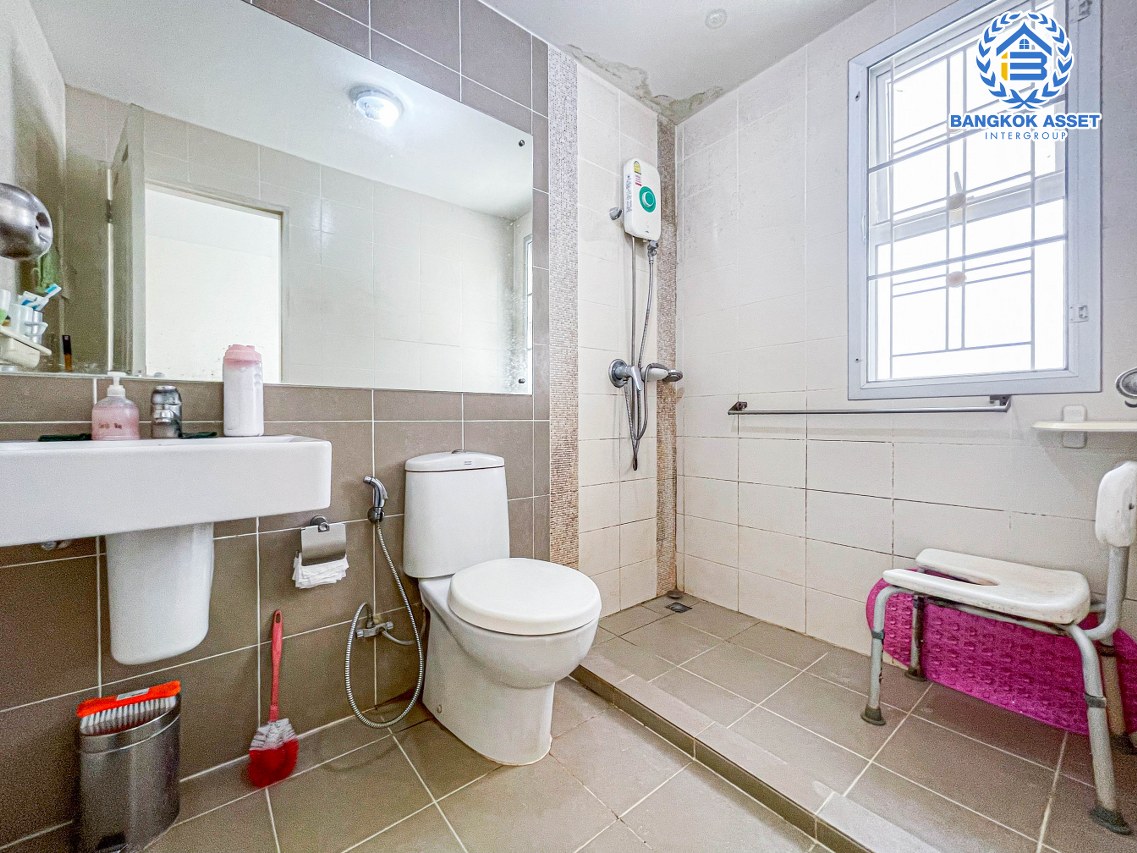 *****ทาวน์โฮมมือสองกรุงเทพมหานคร โครงการ ทาวน์พลัส ประชาอุทิศ เนื้อที่ 18.1 ตร.ว. ฟังก์ชัน 3 ห้องนอน 3 ห้องน้ำ 1 ที่จอดรถ เหมาะอยู่อาศัย หรือทำออฟฟิศ เดินทางสะดวก เพียง 5 นาทีถึงจุดขึ้นทางด่วน "กาญจนาภิเษก" ราคาถูกสุดในโครงการ!