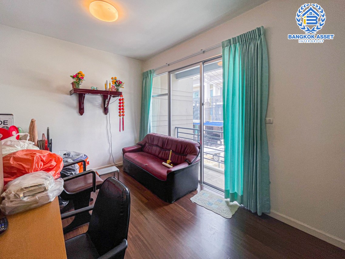 *****ทาวน์โฮมมือสองกรุงเทพมหานคร โครงการ ทาวน์พลัส ประชาอุทิศ เนื้อที่ 18.1 ตร.ว. ฟังก์ชัน 3 ห้องนอน 3 ห้องน้ำ 1 ที่จอดรถ เหมาะอยู่อาศัย หรือทำออฟฟิศ เดินทางสะดวก เพียง 5 นาทีถึงจุดขึ้นทางด่วน "กาญจนาภิเษก" ราคาถูกสุดในโครงการ!