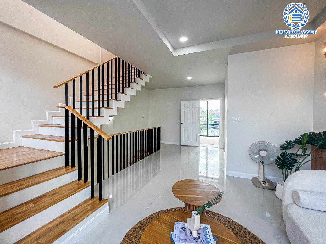 *****ทาวน์เฮ้าส์มือสองกรุงเทพมหานคร กับหมู่บ้าน ซอยแจ้งวัฒนะ6 จากผู้พัฒนาคุณภาพ Prompt เนื้อที่ 33.2 ตร.ว. หลังมุม! ตกแต่งสวยงาม พร้อมเฟอร์นิเจอร์! และฟังก์ชัน 3 ห้องนอน 3 ห้องน้ำ 2 ที่จอดรถ เดินทางสะดวก เชื่อมต่อถนนวิภาวดีรังสิต, ถนนแจ้งวัฒนะ ทำเลทองใกล้สนามบินดอนเมือง