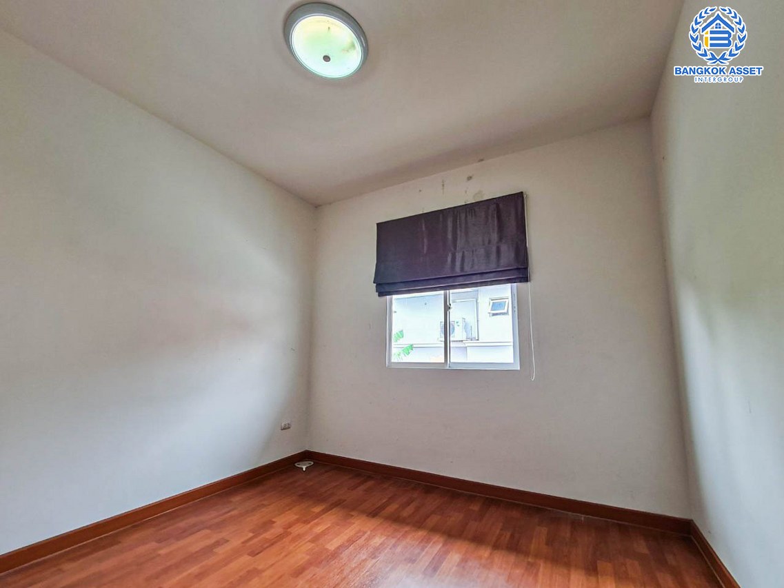 *****ทาวน์เฮ้าส์มือสองนนทบุรี โครงการ ไลโอ รัตนาธิเบศร์-เวสต์เกต #หลังมุม เนื้อที่กว้างขวางถึง 37.1 ตร.ว. ฟังก์ชัน 3 ห้องนอน 2 ห้องน้ำ 2 ที่จอดรถ สภาพดีแม้จะผ่านการอยู่อาศัยมา บนทำเลเยี่ยม เพียง 10 นาทีก็ถึงรถไฟฟ้าสายสีม่วง "สถานีสามแยกบางใหญ่" ใกล้เซ็นทรัลเวสต์เกต