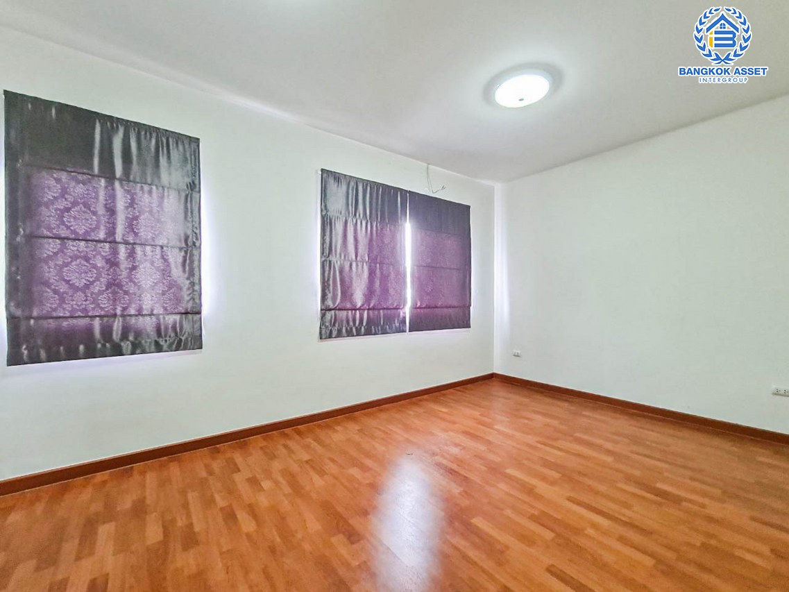 *****ทาวน์เฮ้าส์มือสองนนทบุรี โครงการ ไลโอ รัตนาธิเบศร์-เวสต์เกต #หลังมุม เนื้อที่กว้างขวางถึง 37.1 ตร.ว. ฟังก์ชัน 3 ห้องนอน 2 ห้องน้ำ 2 ที่จอดรถ สภาพดีแม้จะผ่านการอยู่อาศัยมา บนทำเลเยี่ยม เพียง 10 นาทีก็ถึงรถไฟฟ้าสายสีม่วง "สถานีสามแยกบางใหญ่" ใกล้เซ็นทรัลเวสต์เกต