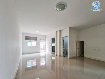 *****ทาวน์เฮ้าส์มือสองนนทบุรี โครงการ ไลโอ รัตนาธิเบศร์-เวสต์เกต #หลังมุม เนื้อที่กว้างขวางถึง 37.1 ตร.ว. ฟังก์ชัน 3 ห้องนอน 2 ห้องน้ำ 2 ที่จอดรถ สภาพดีแม้จะผ่านการอยู่อาศัยมา บนทำเลเยี่ยม เพียง 10 นาทีก็ถึงรถไฟฟ้าสายสีม่วง "สถานีสามแยกบางใหญ่" ใกล้เซ็นทรัลเวสต์เกต