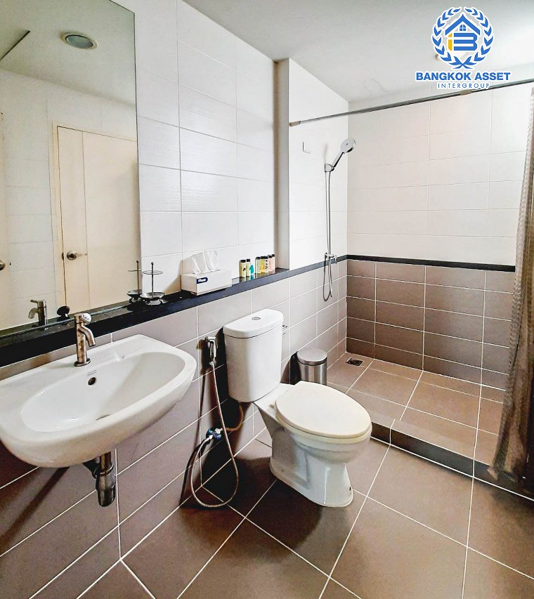 *****ทาวน์เฮ้าส์มือสอง โครงการ บ้านกลางเมือง สุขุมวิท77 เนื้อที่ 20 ตร.ว. ฟังก์ชัน 3 ห้องนอน 3 ห้องน้ำ 2 ที่จอดรถ เรียบหรูสไตล์ Minimal มีความเป็นส่วนตัว ทำเลดี เชื่อมต่อถนนรามคำแหง, ถนนสุขุมวิท77, ถนนพัฒนาการ ใกล้รถไฟฟ้าสายสีเขียว "สถานีอ่อนนุช" และจุดขึ้นทางด่วน "รามอินทรา-อาจณรงค์"