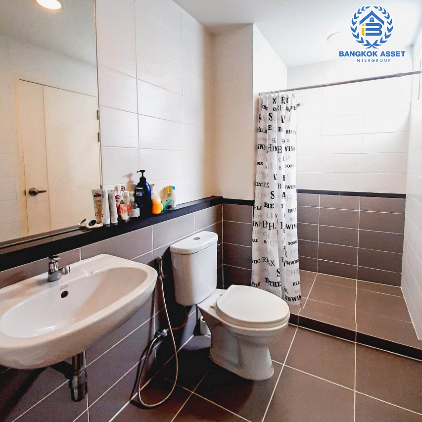 *****ทาวน์เฮ้าส์มือสอง โครงการ บ้านกลางเมือง สุขุมวิท77 เนื้อที่ 20 ตร.ว. ฟังก์ชัน 3 ห้องนอน 3 ห้องน้ำ 2 ที่จอดรถ เรียบหรูสไตล์ Minimal มีความเป็นส่วนตัว ทำเลดี เชื่อมต่อถนนรามคำแหง, ถนนสุขุมวิท77, ถนนพัฒนาการ ใกล้รถไฟฟ้าสายสีเขียว "สถานีอ่อนนุช" และจุดขึ้นทางด่วน "รามอินทรา-อาจณรงค์"