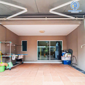 *****ทาวน์เฮ้าส์มือสอง โครงการ บ้านกลางเมือง สุขุมวิท77 เนื้อที่ 20 ตร.ว. ฟังก์ชัน 3 ห้องนอน 3 ห้องน้ำ 2 ที่จอดรถ เรียบหรูสไตล์ Minimal มีความเป็นส่วนตัว ทำเลดี เชื่อมต่อถนนรามคำแหง, ถนนสุขุมวิท77, ถนนพัฒนาการ ใกล้รถไฟฟ้าสายสีเขียว "สถานีอ่อนนุช" และจุดขึ้นทางด่วน "รามอินทรา-อาจณรงค์"