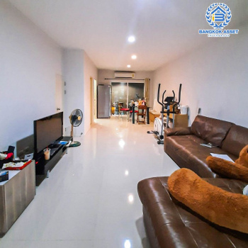 *****ทาวน์เฮ้าส์มือสอง โครงการ บ้านกลางเมือง สุขุมวิท77 เนื้อที่ 20 ตร.ว. ฟังก์ชัน 3 ห้องนอน 3 ห้องน้ำ 2 ที่จอดรถ เรียบหรูสไตล์ Minimal มีความเป็นส่วนตัว ทำเลดี เชื่อมต่อถนนรามคำแหง, ถนนสุขุมวิท77, ถนนพัฒนาการ ใกล้รถไฟฟ้าสายสีเขียว "สถานีอ่อนนุช" และจุดขึ้นทางด่วน "รามอินทรา-อาจณรงค์"