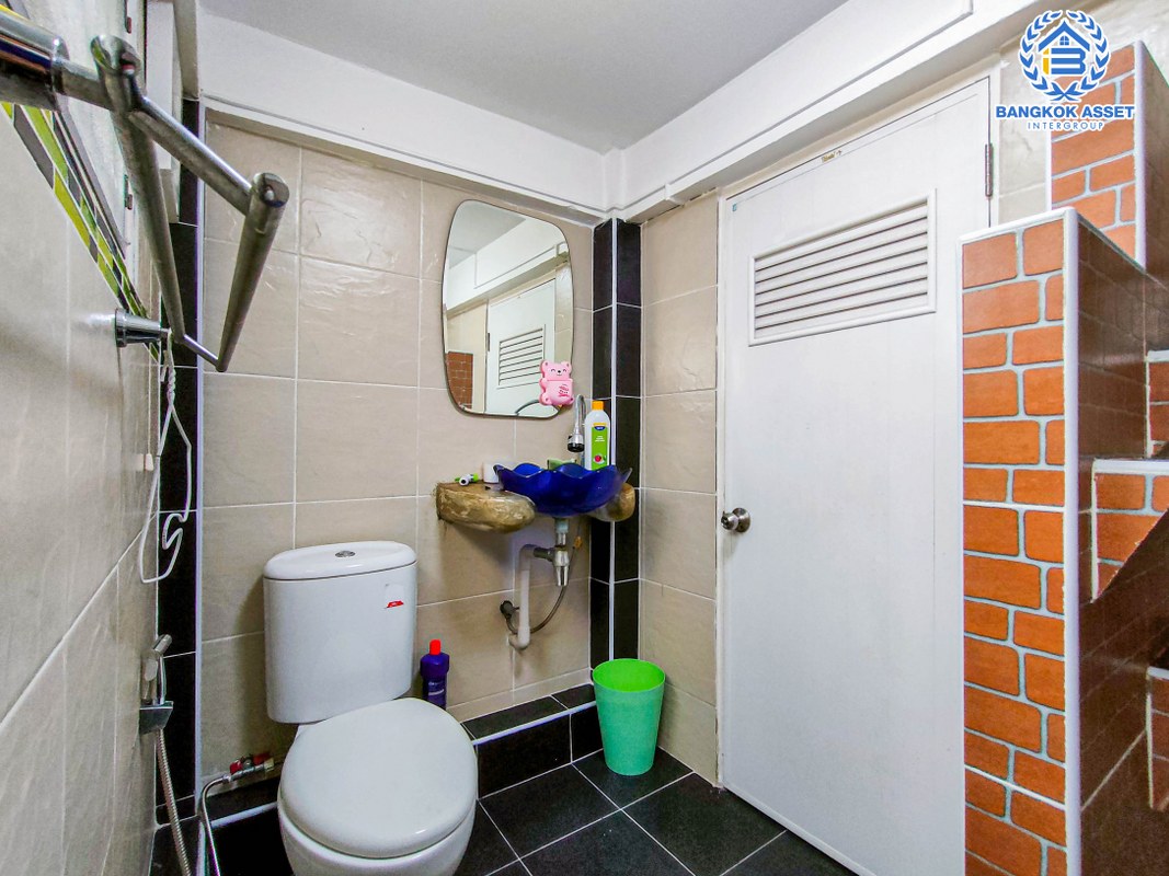 *****บ้านเดี่ยวมือสองกรุงเทพมหานคร หมู่บ้านเพิ่มทรัพย์ บางแค16 เนื้อที่ 55 ตร.ว. สวยงาม พร้อมอยู่ ฟังก์ชัน 3 ห้องนอน 2 ห้องน้ำ 2 ที่จอดรถ แถมฟรี! ปั๊มน้ำและแทงค์น้ำ ทำเลดี เดินทางสะดวก เชื่อมต่อถนนกัลปพฤกษ์, ถนนกาญจนาภิเษก, ถนนเอกชัย ใกล้ตลาดอินดี้ กัลปพฤกษ์และห้างสรรพสินค้า "เดอะมอลบางแค"