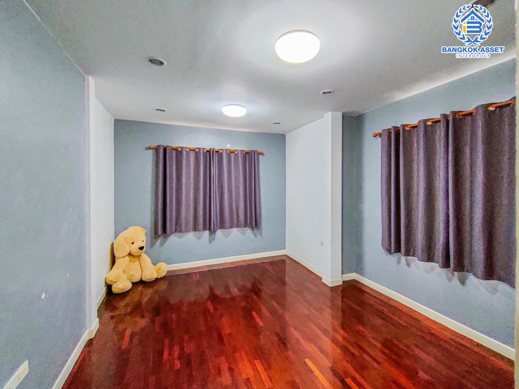 *****บ้านเดี่ยวมือสองกรุงเทพมหานคร หมู่บ้านเพิ่มทรัพย์ บางแค16 เนื้อที่ 55 ตร.ว. สวยงาม พร้อมอยู่ ฟังก์ชัน 3 ห้องนอน 2 ห้องน้ำ 2 ที่จอดรถ แถมฟรี! ปั๊มน้ำและแทงค์น้ำ ทำเลดี เดินทางสะดวก เชื่อมต่อถนนกัลปพฤกษ์, ถนนกาญจนาภิเษก, ถนนเอกชัย ใกล้ตลาดอินดี้ กัลปพฤกษ์และห้างสรรพสินค้า "เดอะมอลบางแค"