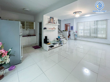 *****ทาวน์เฮ้าส์มือสองกรุงเทพมหานคร โครงการ เดอะคอนเนค เกษตร-นวมินทร์ เนื้อที่ 22.3 ตร.ว โดดเด่น สไตล์โมเดิร์น กับฟังก์ชัน 3 ห้องนอน 2 ห้องน้ำ 3 ที่จอดรถ ฟรี! 2 เครื่องปรับอากาศ, ปั้มน้ำ, แทงค์น้ำ พร้อมเฟอร์นิเจอร์ ทำเลเดินทางสะดวก เชื่อมต่อถนนประเสริฐมนูกิจ, ถนนนวมินทร์ ใกล้ทางด่วน "ฉลองรัช"