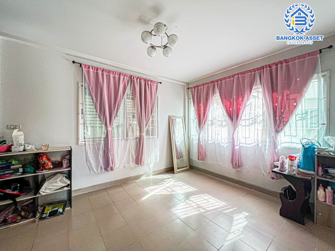 *****บ้านแฝดมือสองนนทบุรี โครงการ ศุภาลัยวิลล์ วงแหวนปิ่นเกล้า-พระราม5 เนื้อที่ 36 ตร.ว บ้านสภาพดี มีสวนในตัว พร้อมฟังก์ชัน 3 ห้องนอน 2 ห้องน้ำ 1 ที่จอดรถ แถมฟรี! 1 เครื่องปรับอากาศ ทำเลสงบ ร่มเย็น เชื่อมต่อถนนอัจฉริยะพัฒนา, ถนนกาญจนาภิเษก ใกล้ห้างสรรพสินค้า "โลตัส บางใหญ่" และจุดขึ้นทางด่วน "ศรีรัช"