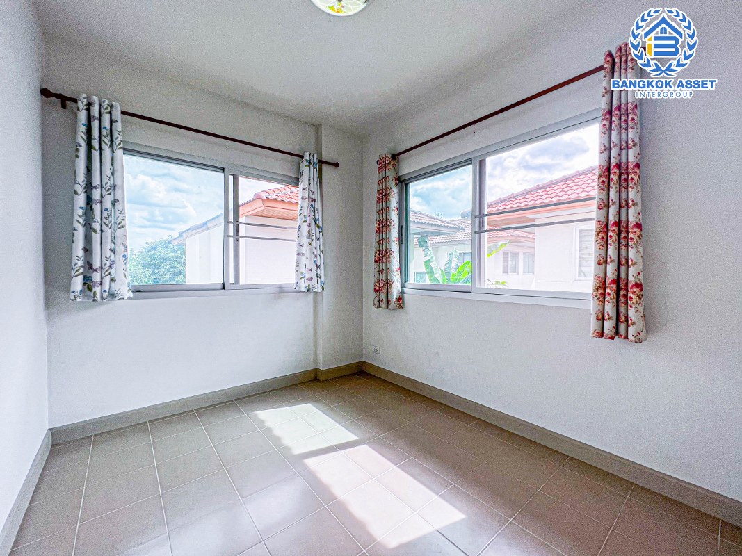 *****บ้านแฝดมือสองนนทบุรี โครงการ ศุภาลัยวิลล์ วงแหวนปิ่นเกล้า-พระราม5 เนื้อที่ 36 ตร.ว บ้านสภาพดี มีสวนในตัว พร้อมฟังก์ชัน 3 ห้องนอน 2 ห้องน้ำ 1 ที่จอดรถ แถมฟรี! 1 เครื่องปรับอากาศ ทำเลสงบ ร่มเย็น เชื่อมต่อถนนอัจฉริยะพัฒนา, ถนนกาญจนาภิเษก ใกล้ห้างสรรพสินค้า "โลตัส บางใหญ่" และจุดขึ้นทางด่วน "ศรีรัช"