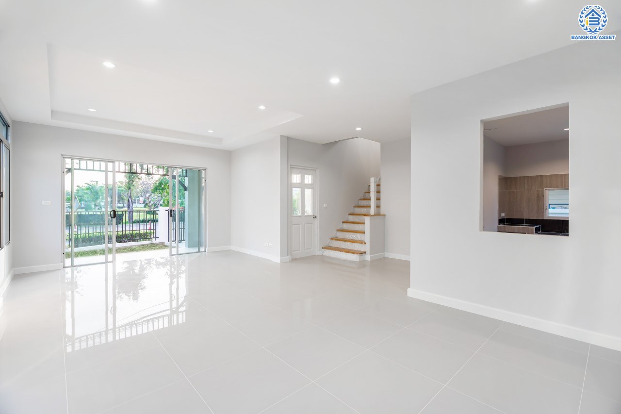 บ้านเดี่ยวมือสอง นนทบุรี ม.ชัยพฤกษ์ บางใหญ่ เฟส1 หลลังมุม คุณภาพจากแบรนด์ L&H เนื้อที่กว้างกว่า 71.20 ตร.ว. ฟังก์ชัน 3 ห้องนอน 3 ห้องน้ำ 2 ที่จอดรถ ภายในตกแต่งแบบโมเดิร์น สภาพสวย ฟรี! แอร์ 5 เครื่อง ตั้งบนทำเลเดินทางสะดวก ใกล้รถไฟฟ้าสายสีม่วง "สถานีคลองบางไผ่" และจุดขึ้นทางด่วน "ศรีรัช"