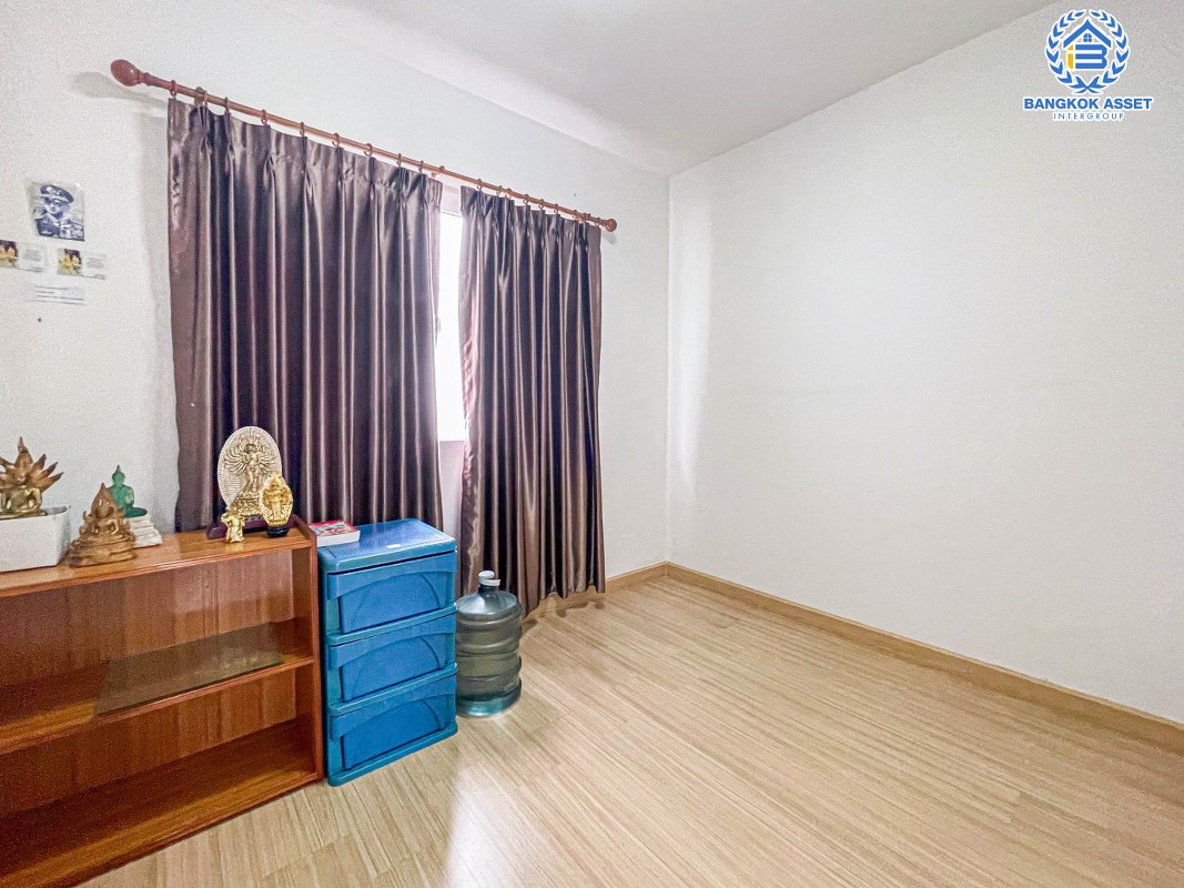 *****ทาวน์เฮ้าส์มือสองนนทบุรี โครงการ พลีโน่ ติวานนท์-แจ้งวัฒนะ บ้านหลังมุม เนื้อที่ 22.1 ตร.ว สภาพดี พื้นที่ใช้สอยเยอะ กับฟังก์ชัน 3 ห้องนอน 2 ห้องน้ำ 2 ที่จอดรถ พิเศษฟรี! 2 เครื่องปรับอากาศ ทำเลในเมือง เชื่อมต่อถนนติวานนท์, ถนนศรีสมาน ใกล้ "สนามบินดอนเมือง" และ "ศูนย์การประชุมอิมแพ็ค เมืองทองธานี"