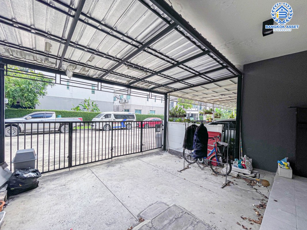 *****ทาวน์เฮ้าส์มือสองนนทบุรี โครงการ พลีโน่ ติวานนท์-แจ้งวัฒนะ บ้านหลังมุม เนื้อที่ 22.1 ตร.ว สภาพดี พื้นที่ใช้สอยเยอะ กับฟังก์ชัน 3 ห้องนอน 2 ห้องน้ำ 2 ที่จอดรถ พิเศษฟรี! 2 เครื่องปรับอากาศ ทำเลในเมือง เชื่อมต่อถนนติวานนท์, ถนนศรีสมาน ใกล้ "สนามบินดอนเมือง" และ "ศูนย์การประชุมอิมแพ็ค เมืองทองธานี"