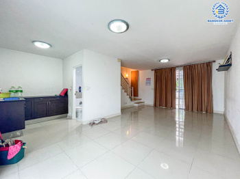 *****ทาวน์เฮ้าส์มือสองนนทบุรี โครงการ พลีโน่ ติวานนท์-แจ้งวัฒนะ บ้านหลังมุม เนื้อที่ 22.1 ตร.ว สภาพดี พื้นที่ใช้สอยเยอะ กับฟังก์ชัน 3 ห้องนอน 2 ห้องน้ำ 2 ที่จอดรถ พิเศษฟรี! 2 เครื่องปรับอากาศ ทำเลในเมือง เชื่อมต่อถนนติวานนท์, ถนนศรีสมาน ใกล้ "สนามบินดอนเมือง" และ "ศูนย์การประชุมอิมแพ็ค เมืองทองธานี"