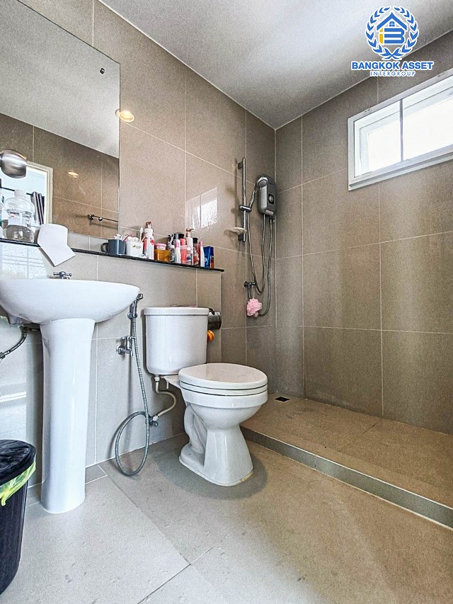 *****บ้านเดี่ยวมือสอง โครงการ เพอร์เฟคพาร์ค ชัยพฤกษ์ แบรนด์ Property Perfect เนื้อที่ 61.30 ตร.ว. ฟังก์ชัน 3 ห้องนอน 3 ห้องน้ำ 2 ที่จอดรถ เติมเต็มทุกไลฟ์สไตล์ บนทำเลเดินทางง่าย เชื่อมต่อทั้ง ถนนกาญจนาภิเษก ถนนรัตนาธิเบศร์ ถนนชัยพฤษ์ ใกล้รถไฟฟ้าสายสีม่วง "สถานีคลองบางไผ่" และทางด่วน "ศรีรัช"